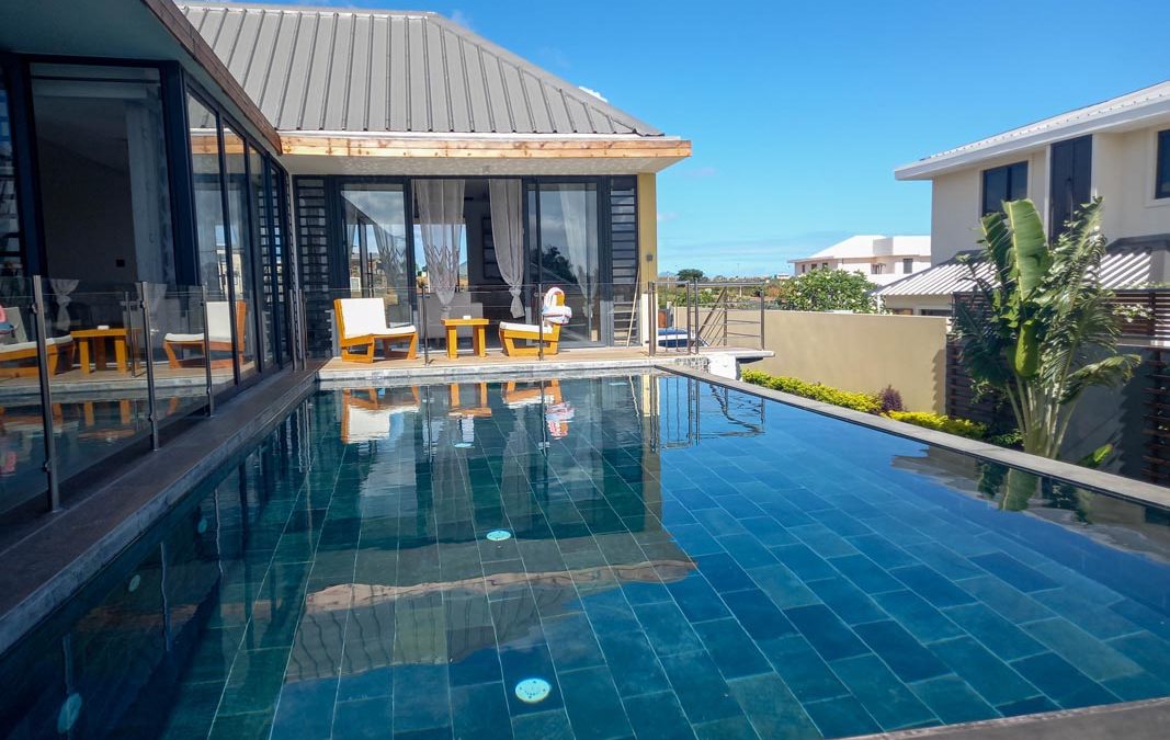 FLIC en FLAC – Delightful modern 4 bedroom villa with swimming pool