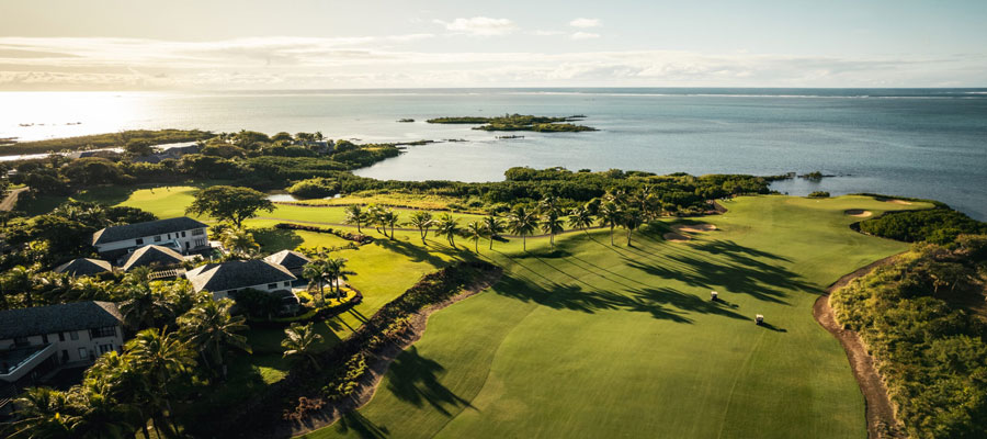 Vue captivante de l&apos;Anahita Mauritius Golf Resort, un luxueux havre de paix au cœur de l&apos;île Maurice.