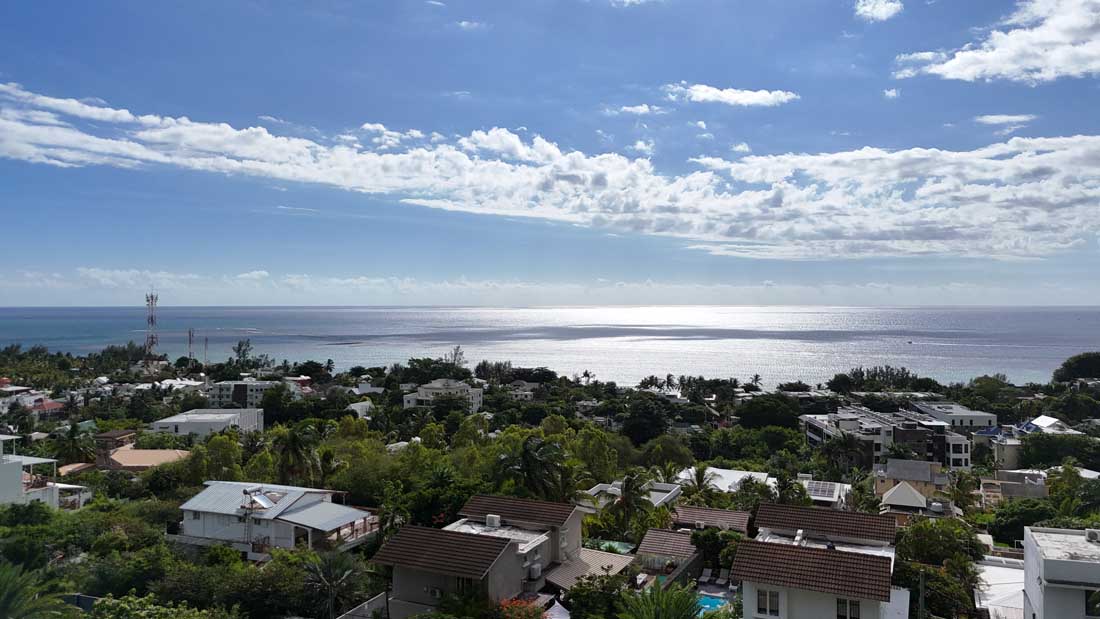 Vue aérienne appartements Sunset Bay Tamarin côte Ouest