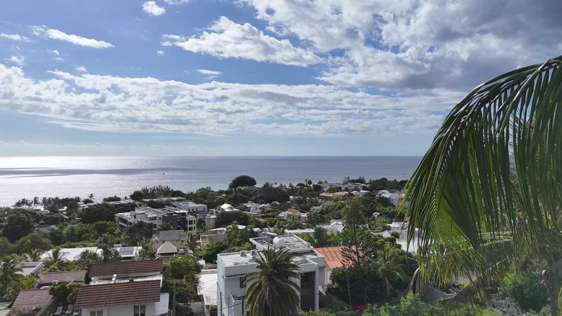 Vue aérienne Sunset Bay Tamarin lagon côte Ouest