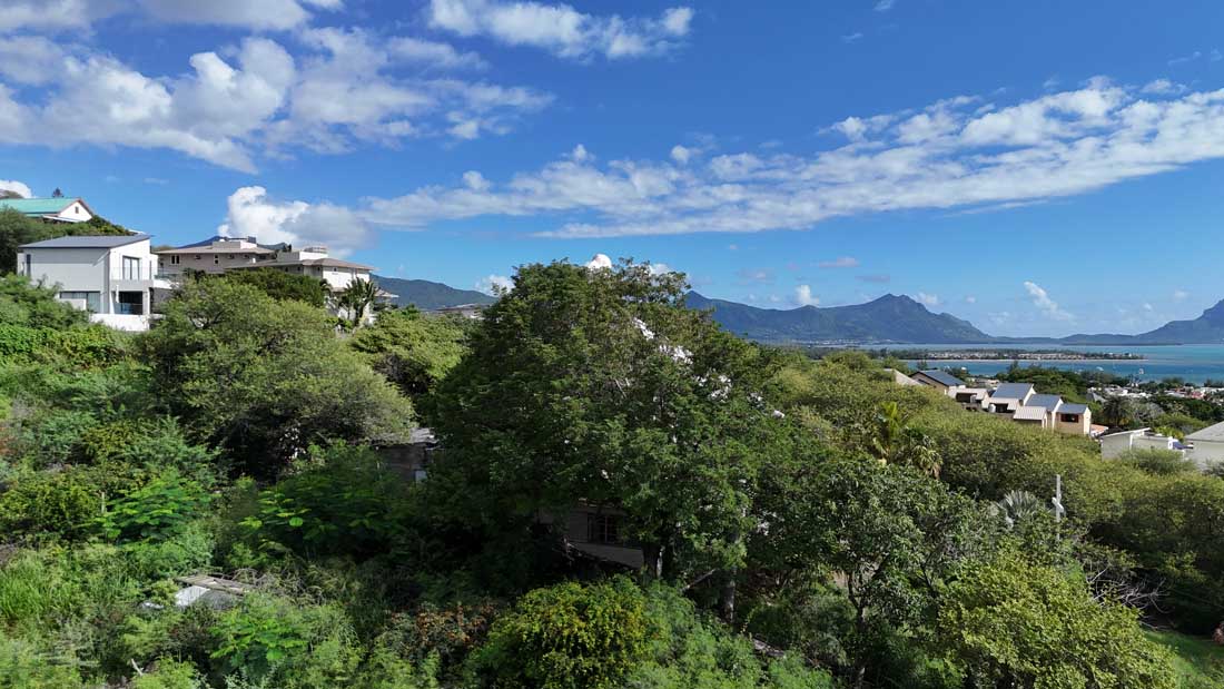 Vue drone résidences B triplex Sunset Bay Tamarin côte Ouest