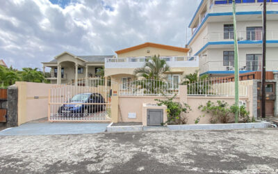 PEREYBERE – Seasonal rental 3-bedroom apartment on the ground floor of a villa