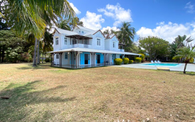 MAHEBOURG – Long-term rental large waterfront family villa with pool