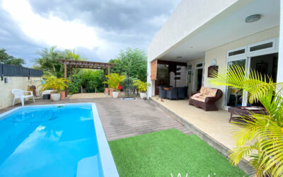 MONT CHOISY – For sale large family villa with terrace, garden and pool