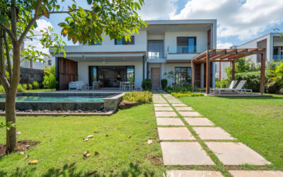 TAMARIN – Modern 4 bedroom villa with garden and pool