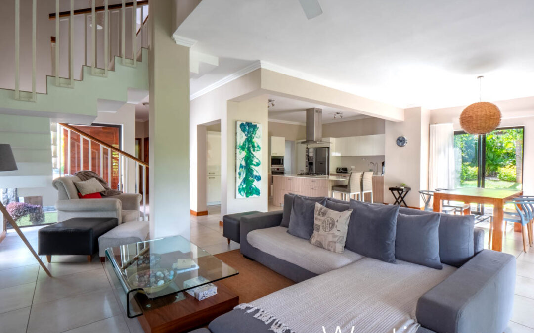RIVIERE NOIRE / TAMARIN – Villa de 4 chambres dans une résidence avec piscine à vendre