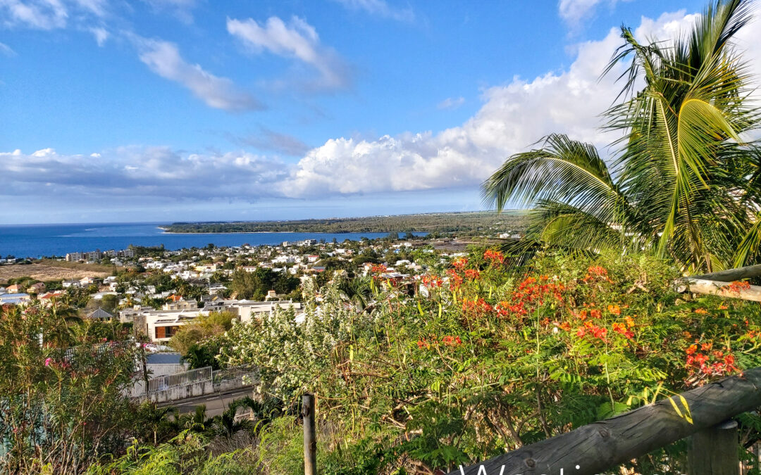 TAMARIN – 2 or 3 bedroom apartment with stunning views