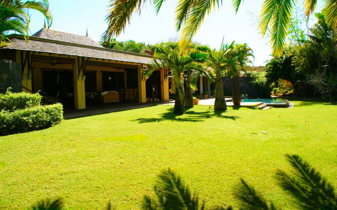TAMARIN – Luxury villa on 4 bedrooms on 4000 m2 of land – Studio