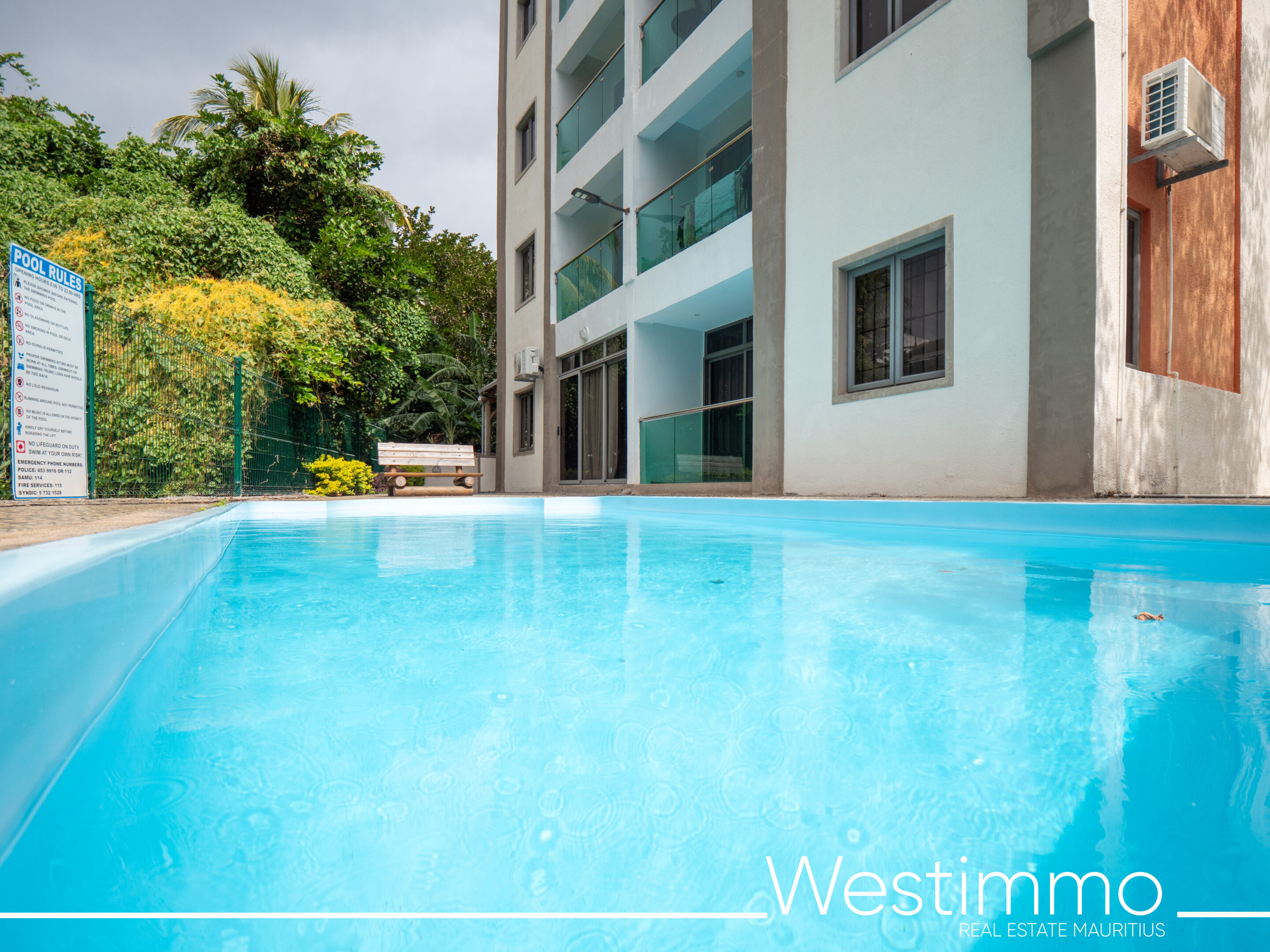 Westimmo - Appartement 3 chambres A Louer Flic En Flac residence avec piscine proche plage