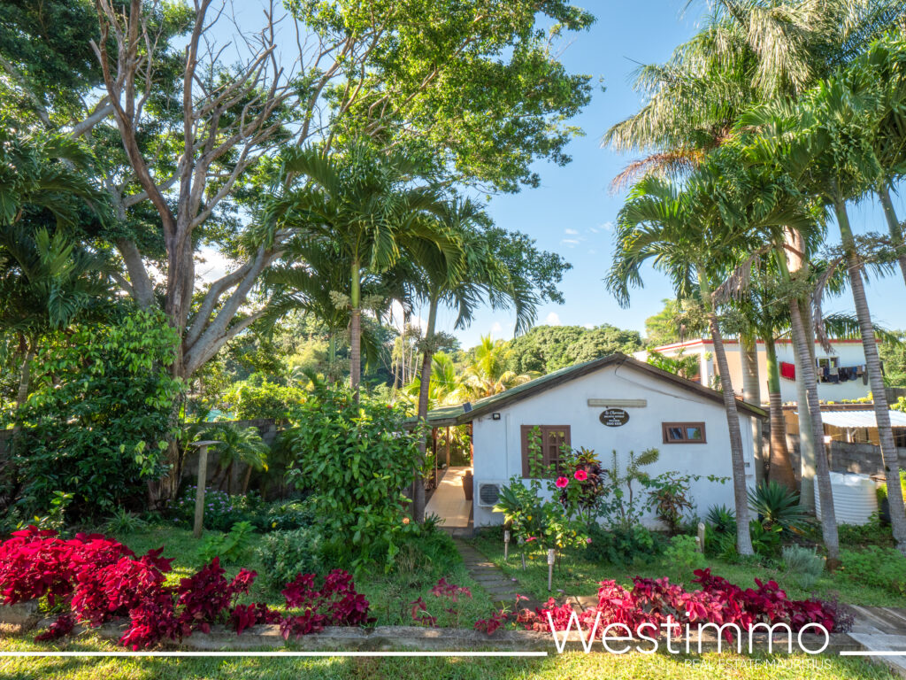 buy house with land and spa in Chamarel land for real estate development - Westimmo real estate mauritius