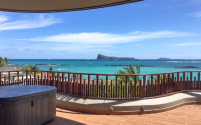 CAP MALHEUREUX – Exceptionnelle location long terme luxueuse pieds dans l’eau