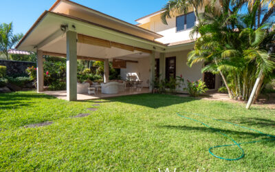 RIVIERE NOIRE – 4-bedroom family home with pool and garden for rent