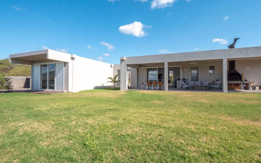 TAMARIN – Maison contemporaine avec vue montagne