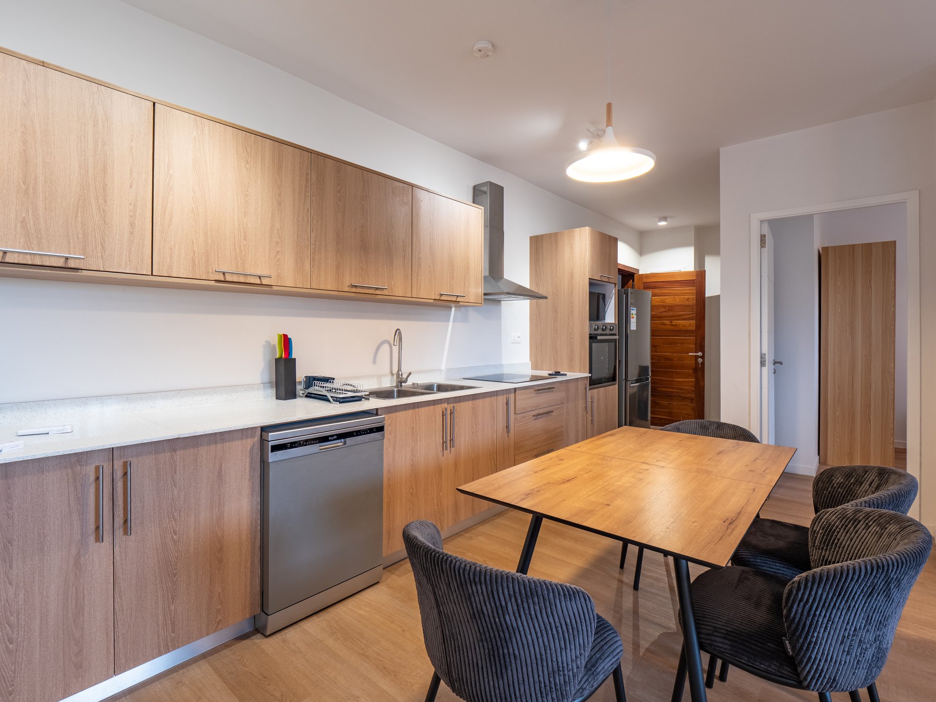 Cuisine équipée d’un appartement meublé à O’Patio, Cap Tamarin