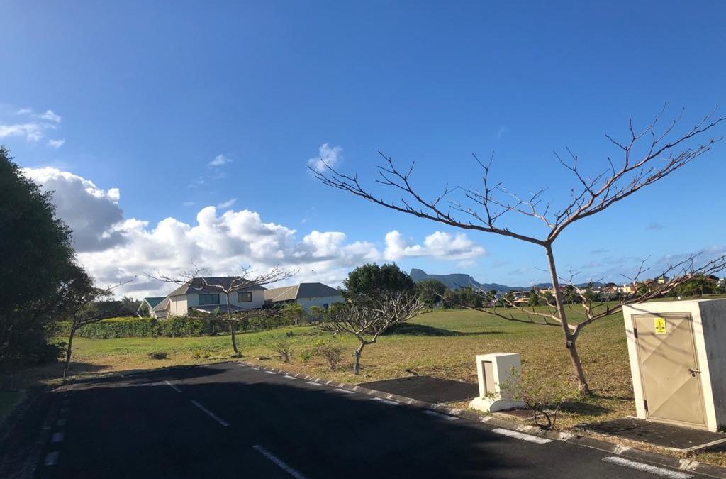 BEAU VALLON – 1027 m2 plot for sale