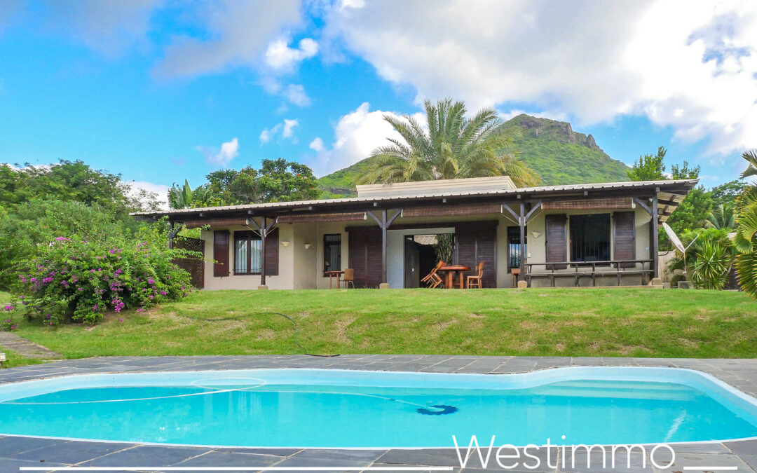 TAMARIN -Villa 4 chambres avec studio séparé, jardin et piscine à louer