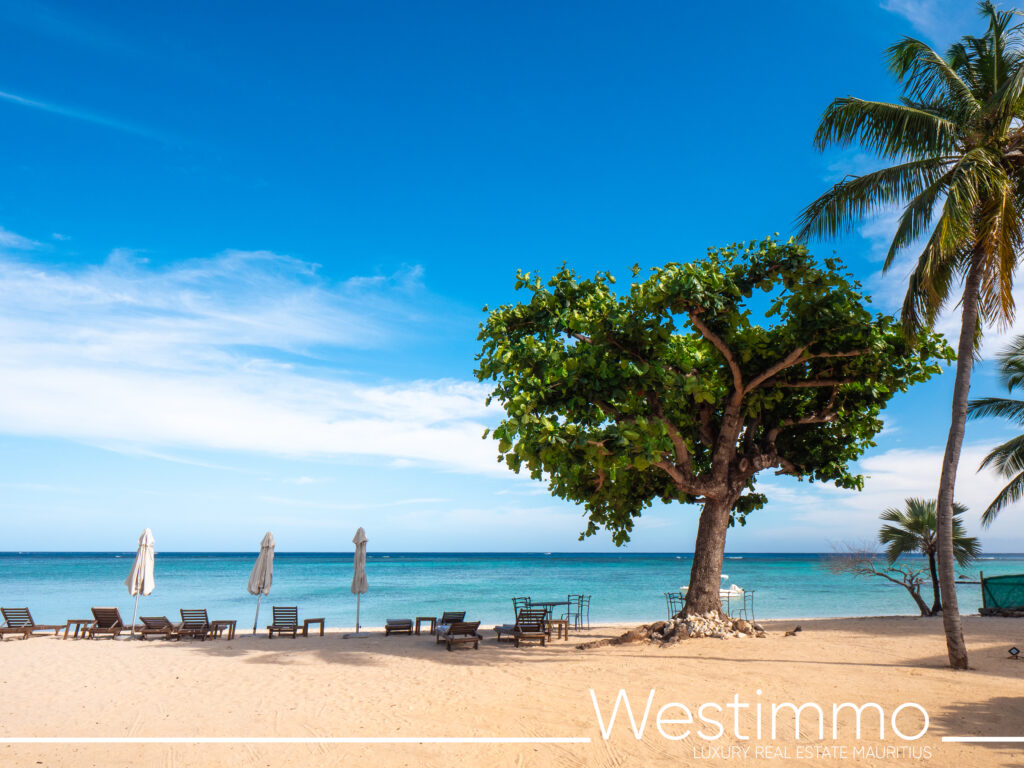 Villa De Luxe de 3 chambres A Louer dans une résidence pieds dans l'eau à Tamarin Westimmo Luxury Real Estate