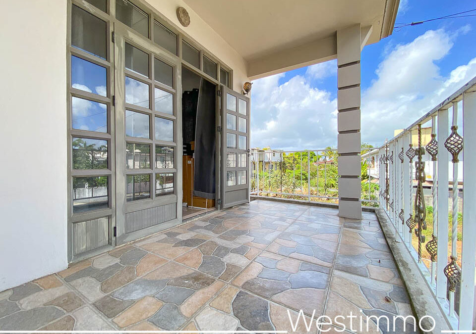 EXCLUSIVITÉ TROU AUX BICHES – Location long terme grand appartement avec terrasse.