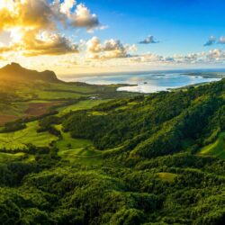 Das Tal von Ferney, einheimischer Wald und die Bucht von Grand Port, Mauritius
