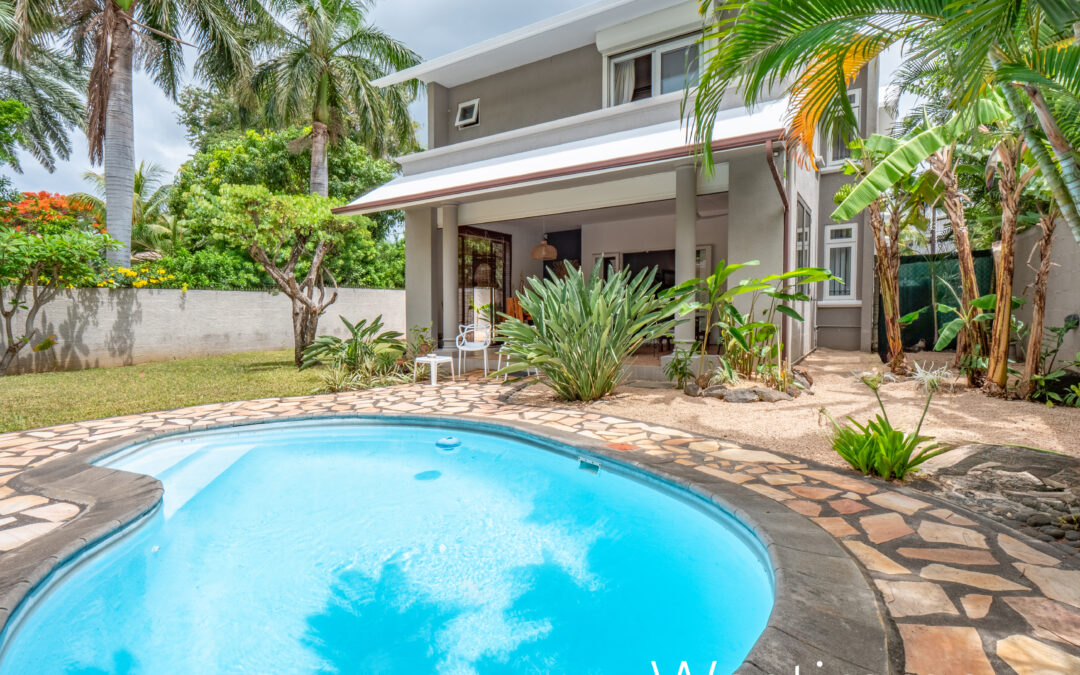 TAMARIN – 3 bedroom house with garden and pool near the beach