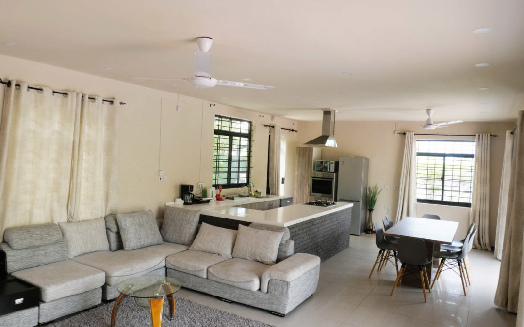 TAMARIN – Large 4 bedroom villa with garden and swimming pool